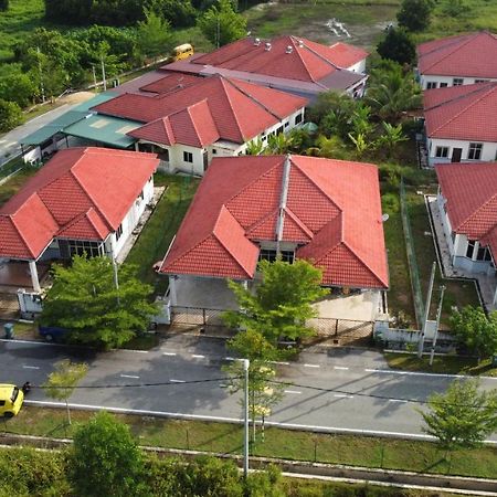 Patin Guest House @Desa Telok Ira, Temerloh Pahang Kampong Paya Kerinau エクステリア 写真