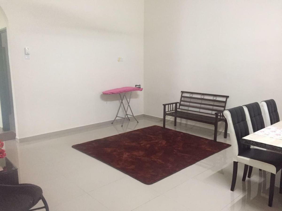 Patin Guest House @Desa Telok Ira, Temerloh Pahang Kampong Paya Kerinau エクステリア 写真